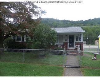 409 Dupont Ave, Nitro, WV 25143