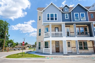 270 Harris St, Lewisville, TX 75057