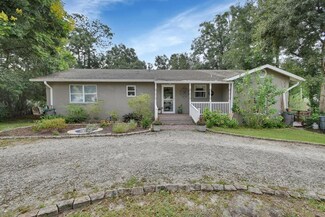 53 S University Cir, Deland, FL 32724