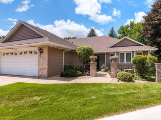 1095 Serene Ct, Saint Paul, MN 55126