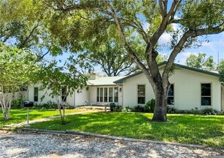 1303 Amy St, George West, TX 78022