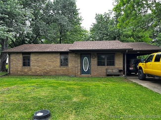 1006 Coronet Cir, Heavener, OK 74937