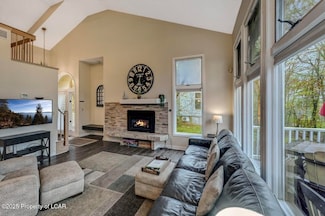 52 Laurelwood Dr, Lake Harmony, PA 18624