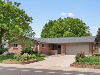 945 Emerald St, Broomfield, CO 80020