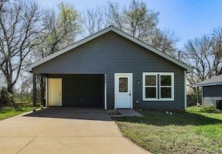 902 Cedar St, Commerce, TX 75428