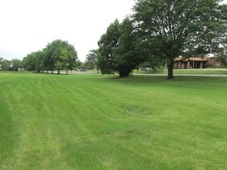702 S Canterbury, Freeport, IL 61032