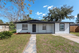 913 Lake Ave, Edgewater, FL 32132