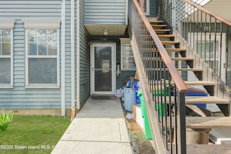 189 Pond Way Unit A, Staten Island, NY 10303