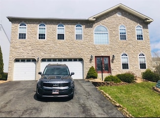 9 Trotter Ln, Clinton, PA 15026