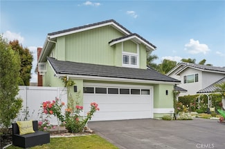 17675 Rainglen Ln, Huntington Beach, CA 92649