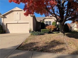 3112 S Arrowhead Dr, Independence, MO 64057