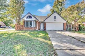 6016 Glenwood Dr, Arlington, TX 76017