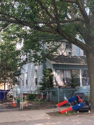 138 Catharine St, Springfield, MA 01109