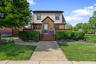 592 E 13th St, Lockport, IL 60441