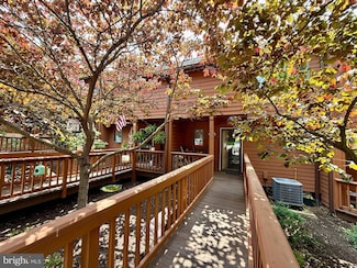 102 Tecumseh Trail, Hedgesville, WV 25427