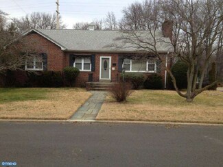 229 N Ulmer Ave, Gibbstown, NJ 08027