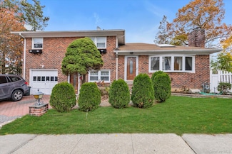 26 Humphrey Dr, Syosset, NY 11791