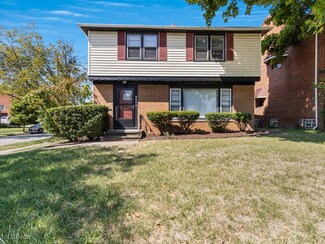 2348 Saybrook Rd, University Heights, OH 44118