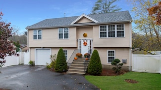 65 Cross Rd, Dartmouth, MA 02747