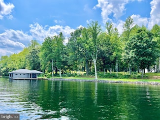 3349 Elk Creek Rd, Mineral, VA 23117