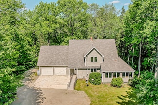 19 Bracken Ln, Stockton Springs, ME 04981