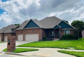 3271 S Sulgrove Ave, Springfield, MO 65804