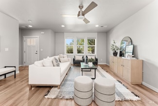 10375 W Carlton Bay Dr, Garden City, ID 83714