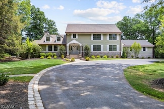 12 Laomatong Rd, Bedminster, NJ 07921