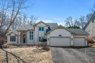 2530 Bridle Creek Trail, Chanhassen, MN 55317