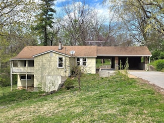 105 Holman St, Washington, MO 63090