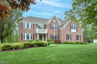 25 Shadow Hill Way, Hackettstown, NJ 07840