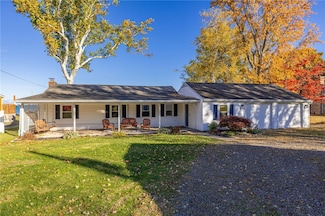 523 Ontario Dr, Ontario, NY 14519