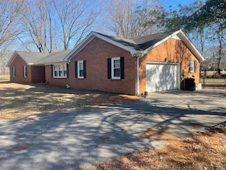 245 Oakridge Ln, Franklin, KY 42134