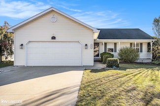 2022 Edward Ln W, Kimball, MI 48074