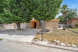 107 Paloma Dr, Del Rio, TX 78840