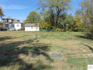 407 E Oak St, Clinton, MO 64735