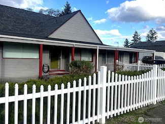 6323 100th St SW, Lakewood, WA 98499