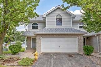2114 Poppy Ln, Crest Hill, IL 60403