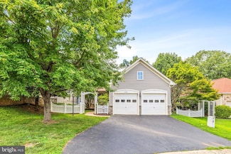 9408 Rosebud Ct, Manassas Park, VA 20111