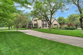 825 N Linden Ct, Wichita, KS 67206