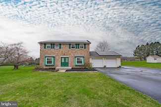5942 Bottom Rd, Slatington, PA 18080