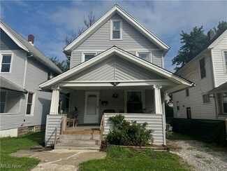 119 Floral Ct, Elyria, OH 44035