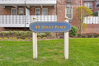 40 Daley Place Unit 230, Lynbrook, NY 11563