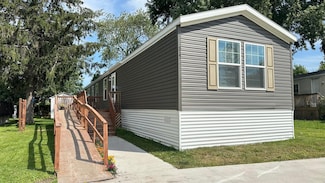 317 23rd St NW, Stewartville, MN 55976