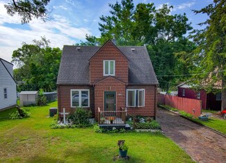 1568 Ruth St, Evansdale, IA 50707