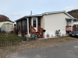 16 3rd St, Beacon Falls, CT 06403