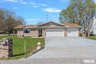 1301 4th St Unit 1, Pawnee, IL 62558