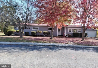 11 Trenton St, Petersburg, WV 26847