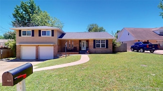 2205 E Foster Dr, Ada, OK 74820