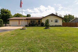 364 Craig St, Reeds Spring, MO 65737